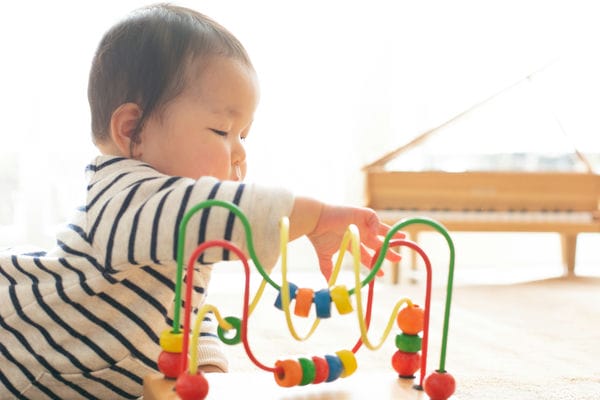 子供たちの成長を支えるおもちゃの重要性と可能性